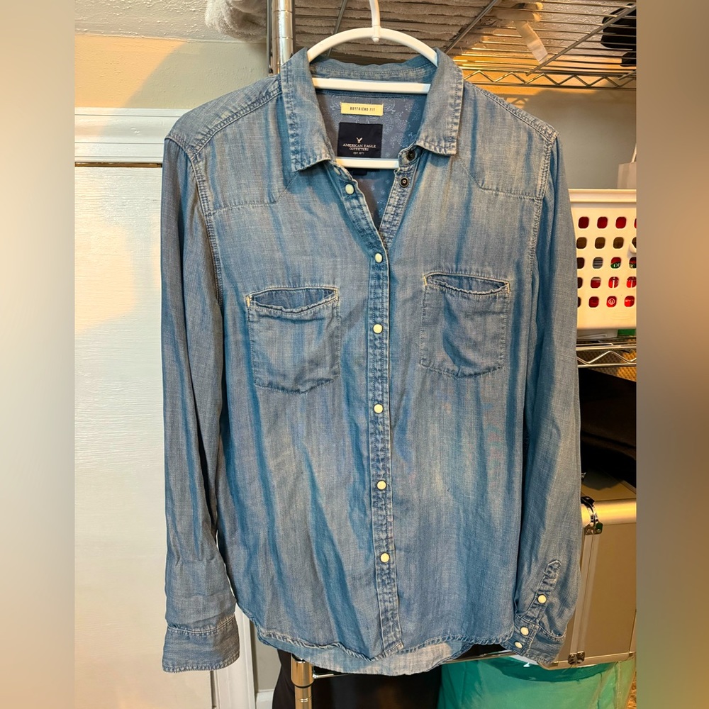 American Eagle soft denim boyfriend layering shirt